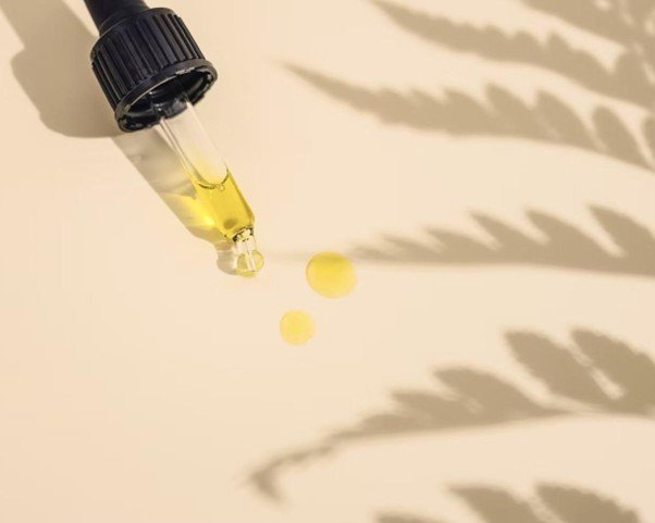 「日々のケアで変えられる！」オイリー肌の原因と対策とは？