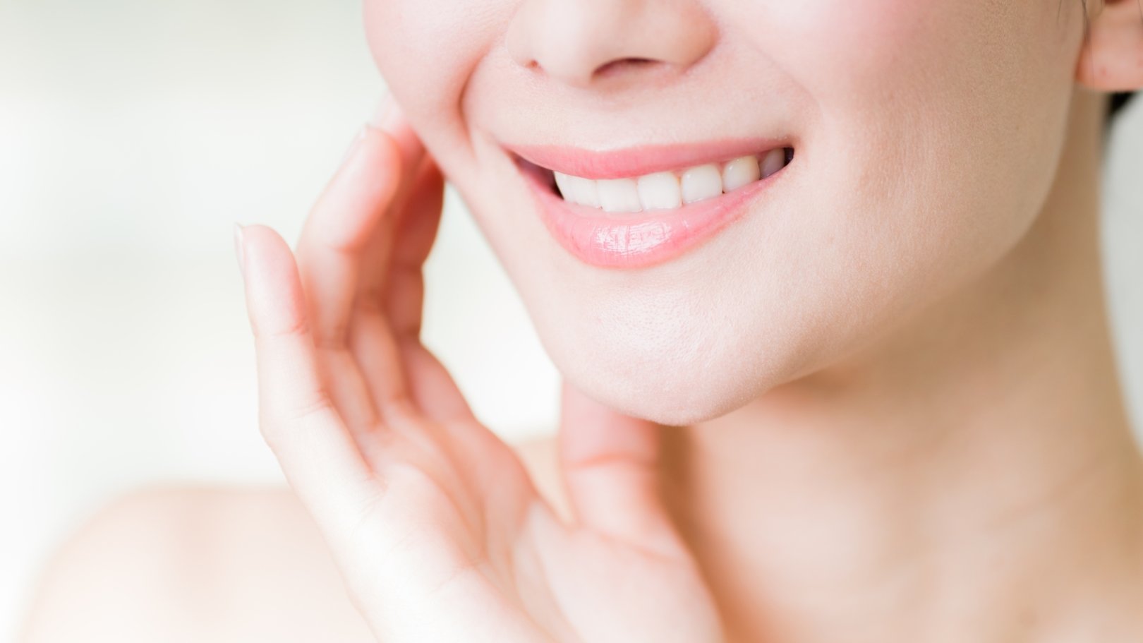 「日々のケアで変えられる！」オイリー肌の原因と対策とは？