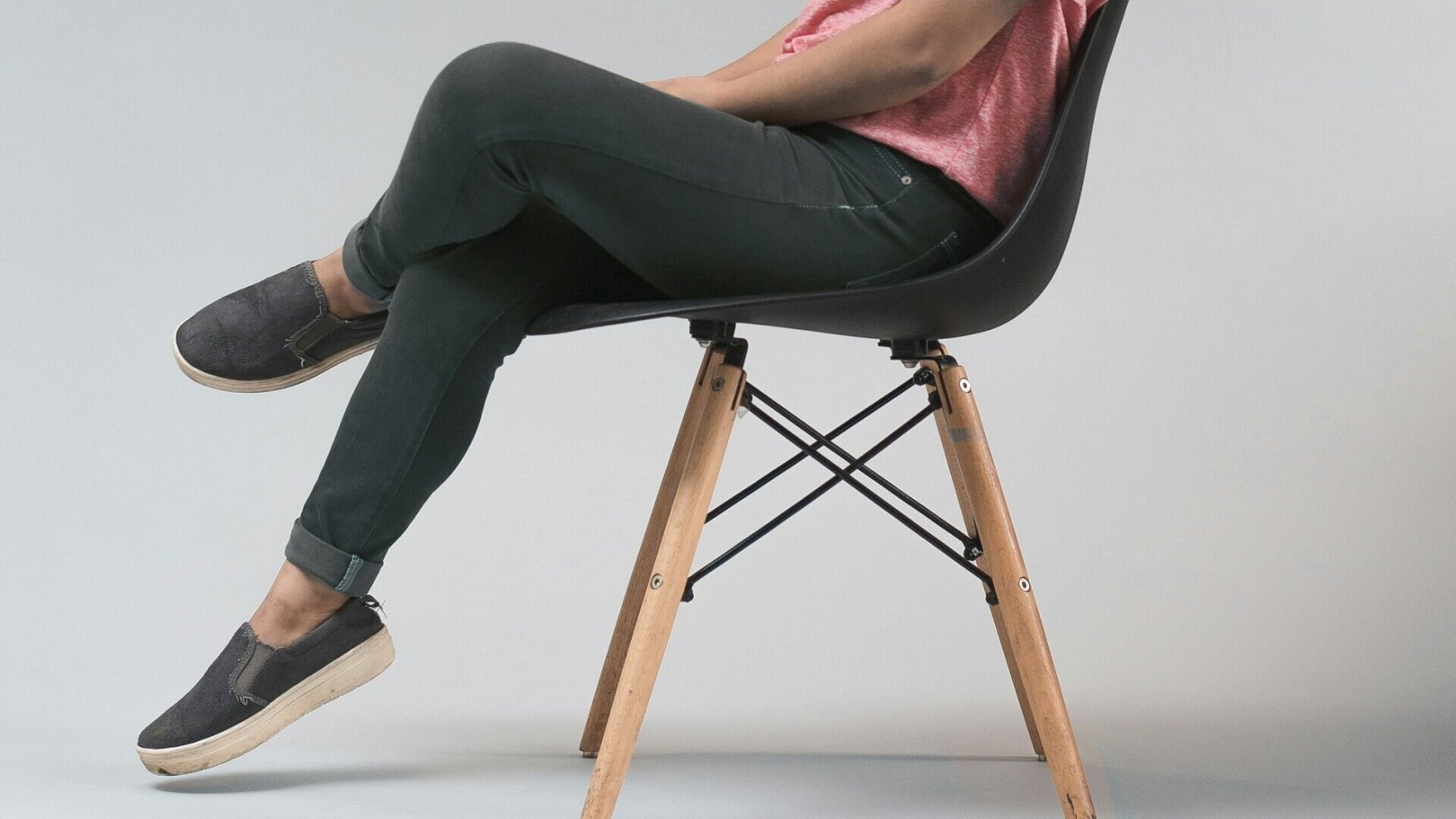 「日々のケアで変えられる！」オイリー肌の原因と対策とは？