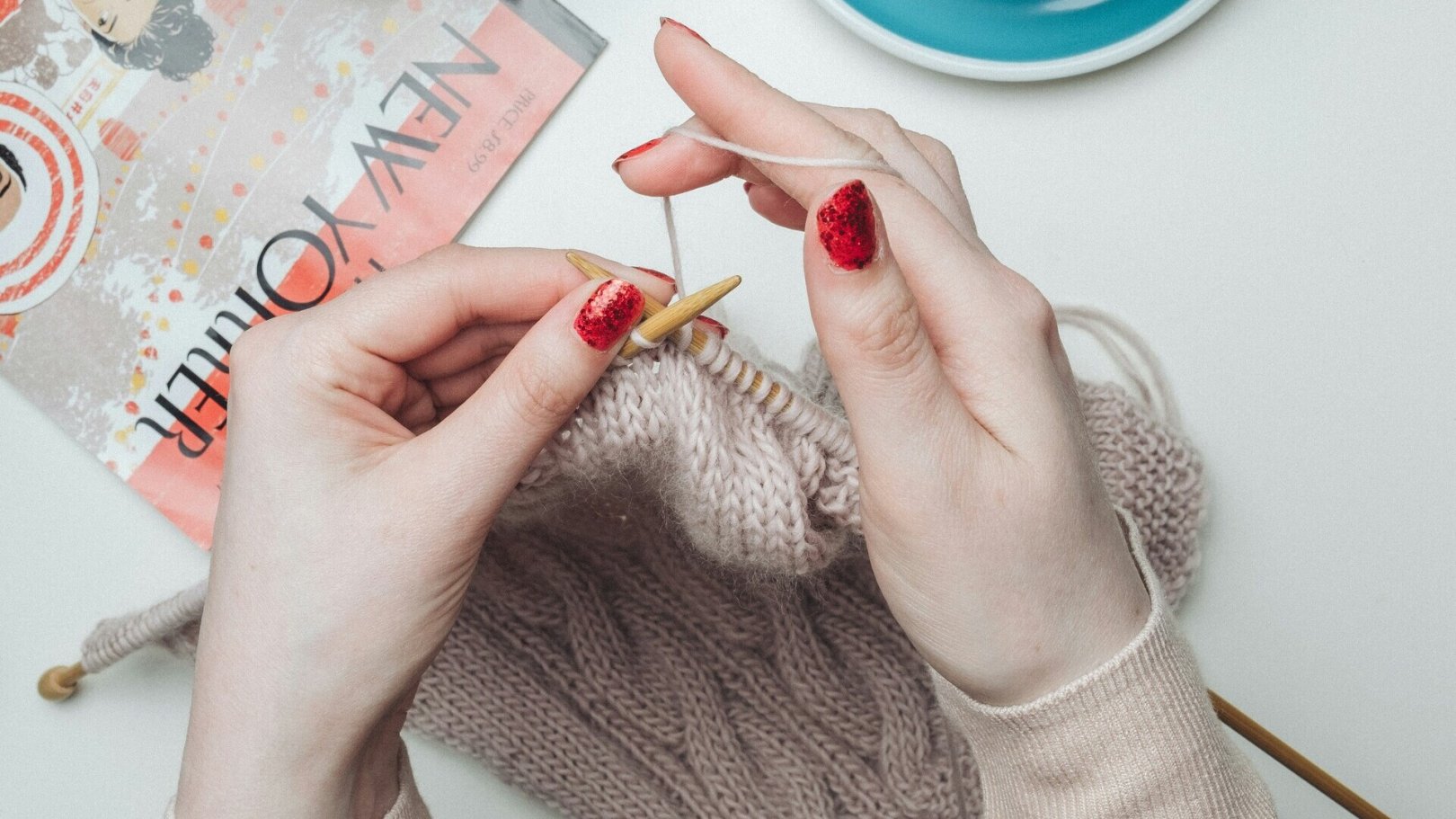 「日々のケアで変えられる！」オイリー肌の原因と対策とは？