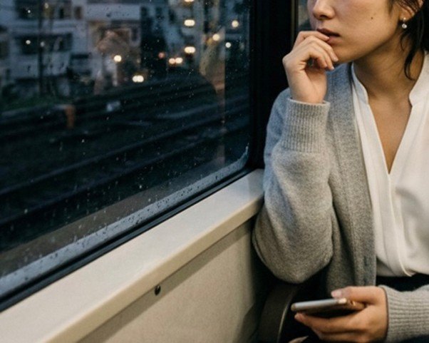 「日々のケアで変えられる！」オイリー肌の原因と対策とは？