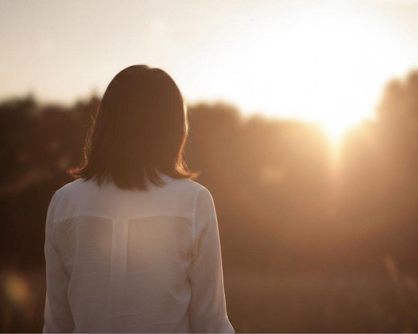 「日々のケアで変えられる！」オイリー肌の原因と対策とは？