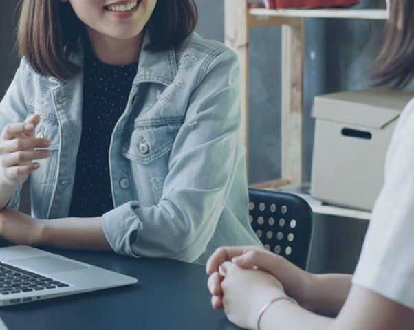 「日々のケアで変えられる！」オイリー肌の原因と対策とは？