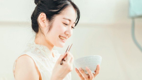 「日々のケアで変えられる！」オイリー肌の原因と対策とは？