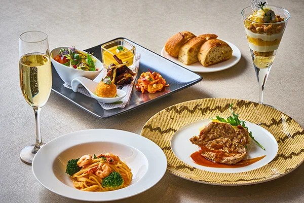 夏ネイルはトロピカルな縦グラデーションで♡ハンド&フット別に紹介!