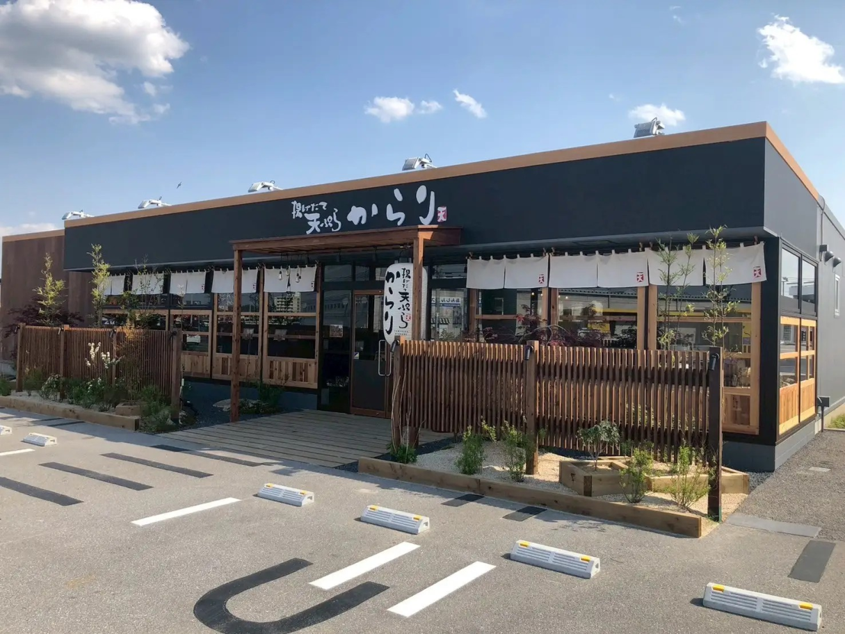 夏ネイルはトロピカルな縦グラデーションで♡ハンド&フット別に紹介!