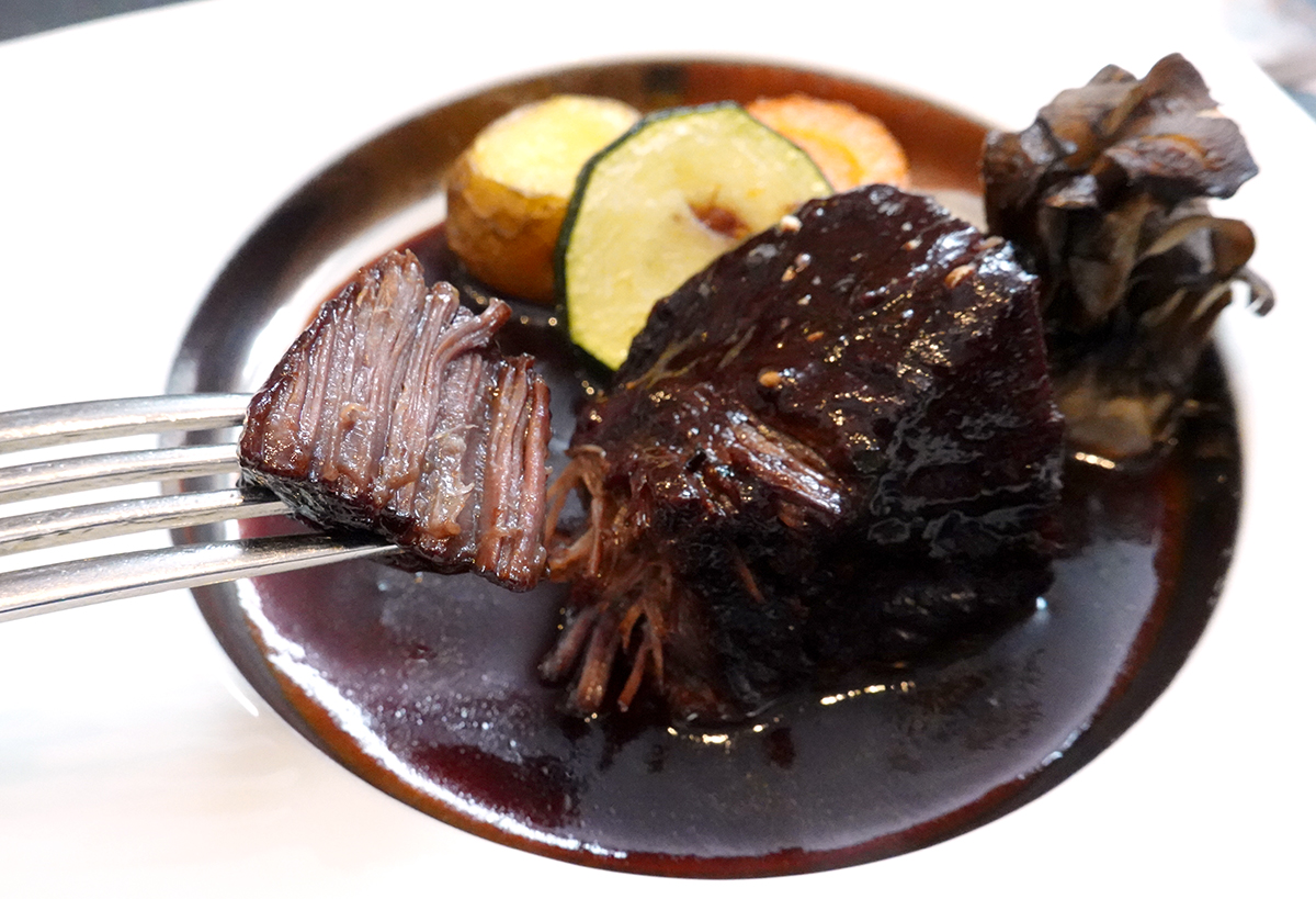 国産黒毛和牛頬肉赤ワイン煮