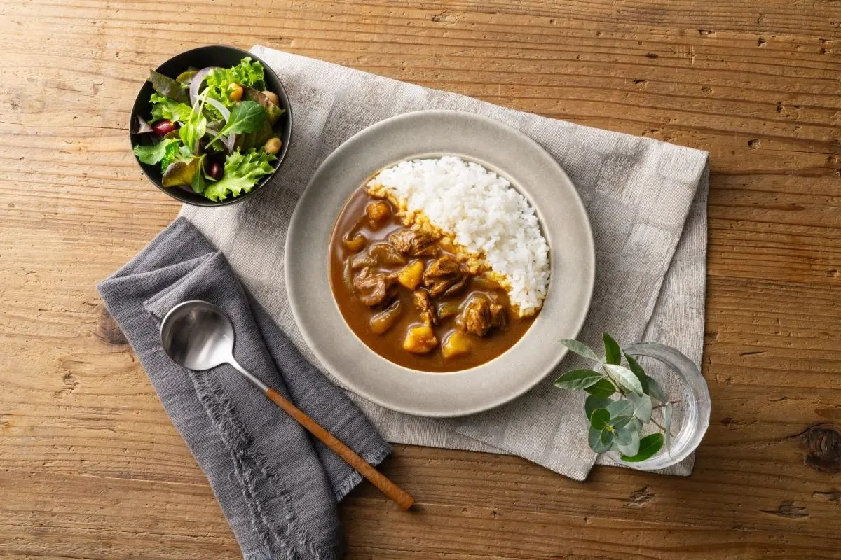 「日々のケアで変えられる！」オイリー肌の原因と対策とは？