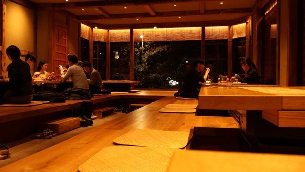 「日々のケアで変えられる！」オイリー肌の原因と対策とは？