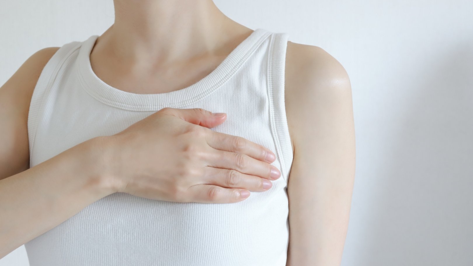 「日々のケアで変えられる！」オイリー肌の原因と対策とは？