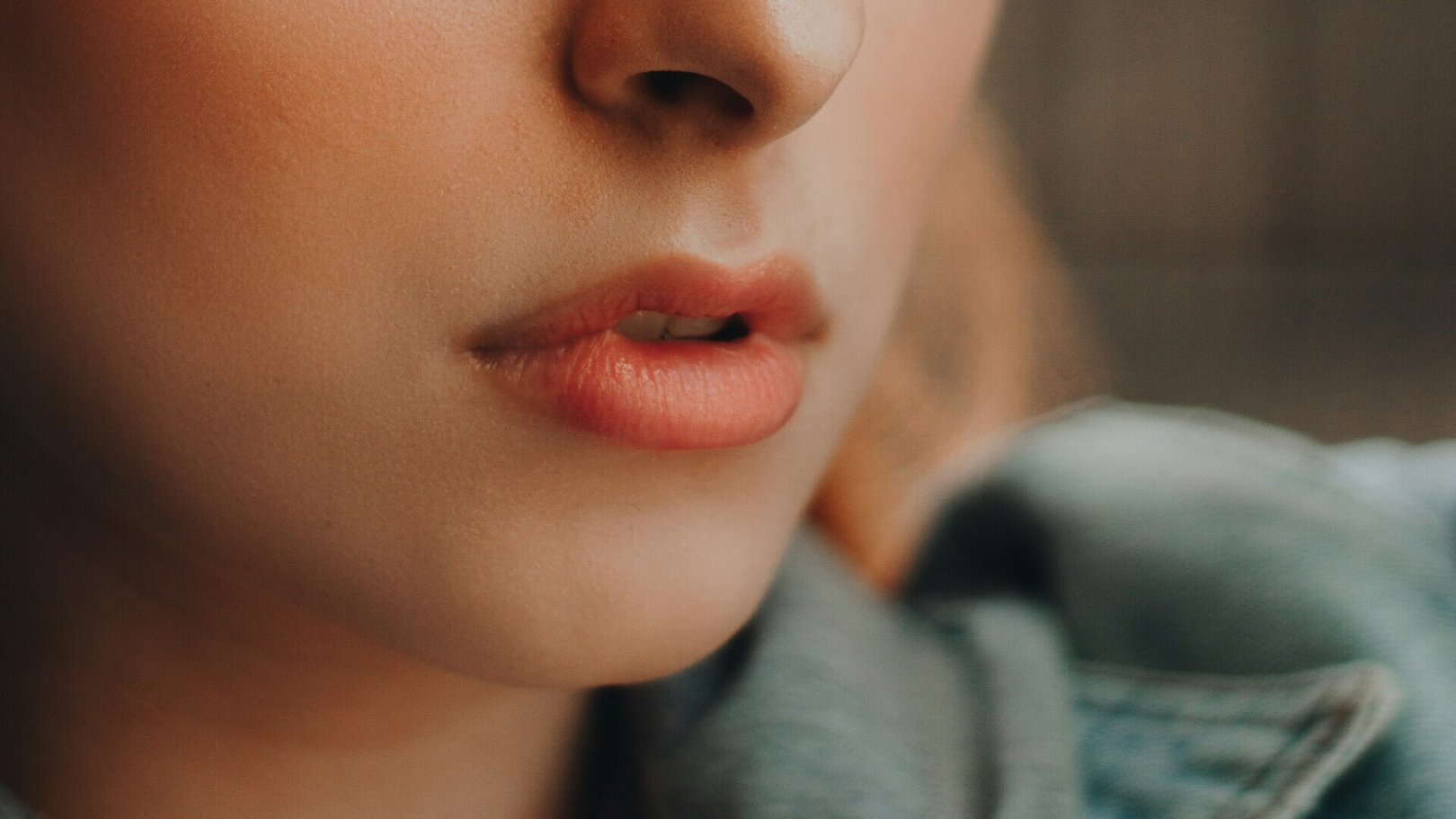 「日々のケアで変えられる！」オイリー肌の原因と対策とは？