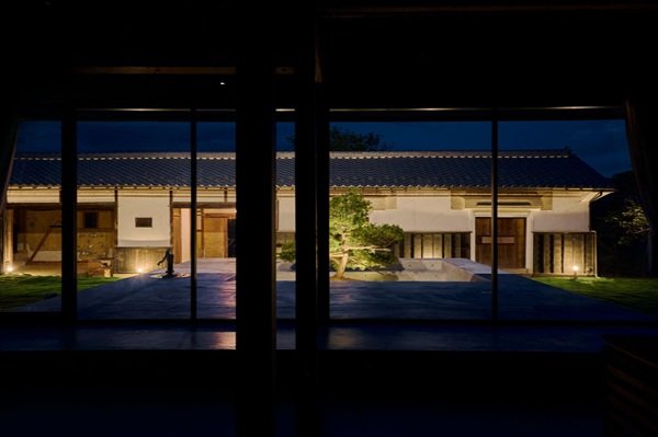 夏ネイルはトロピカルな縦グラデーションで♡ハンド＆フット別に紹介！