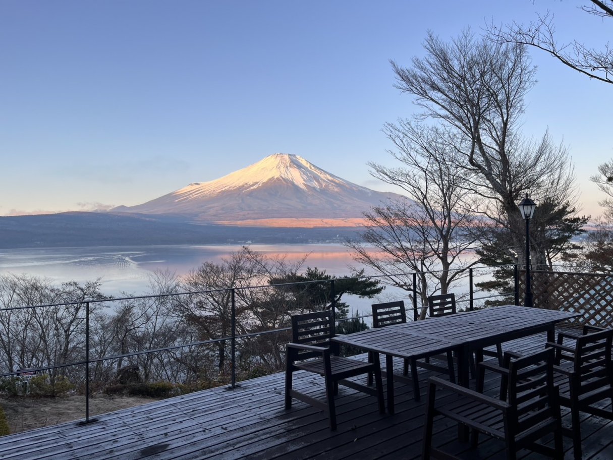 「日々のケアで変えられる！」オイリー肌の原因と対策とは？